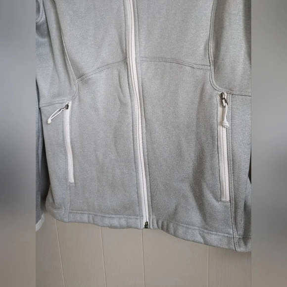 North Face Agave Jacket in‎ Gray White size Medium Warm Cozy Fuzzy - Picture 3 of 9